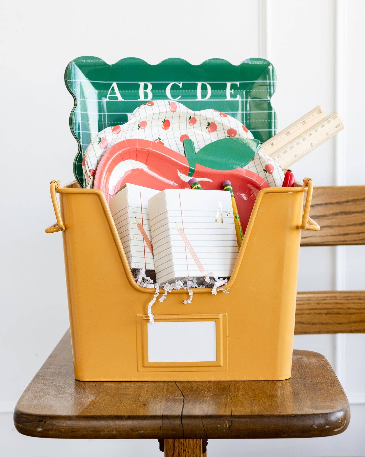 Apple Shaped Paper Plates | 8 count
