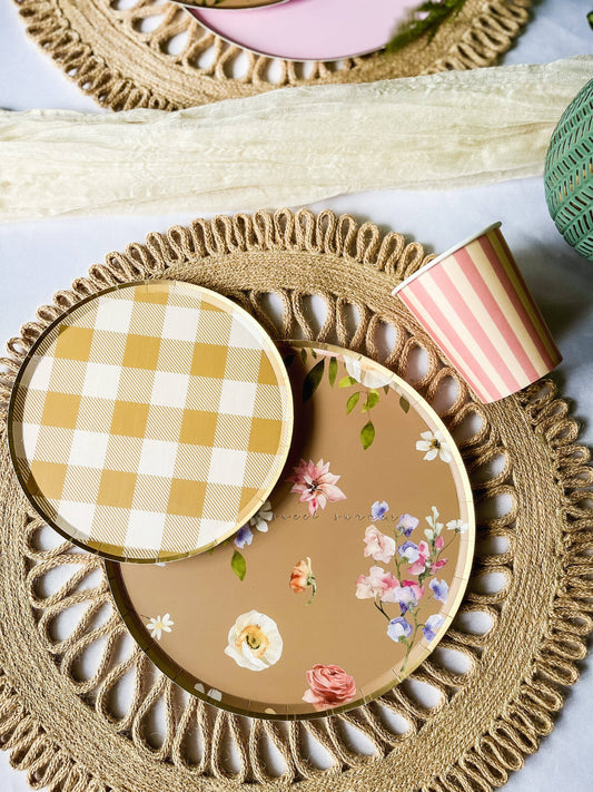 Gold Matte Plaid Plates 7"| 8 count
