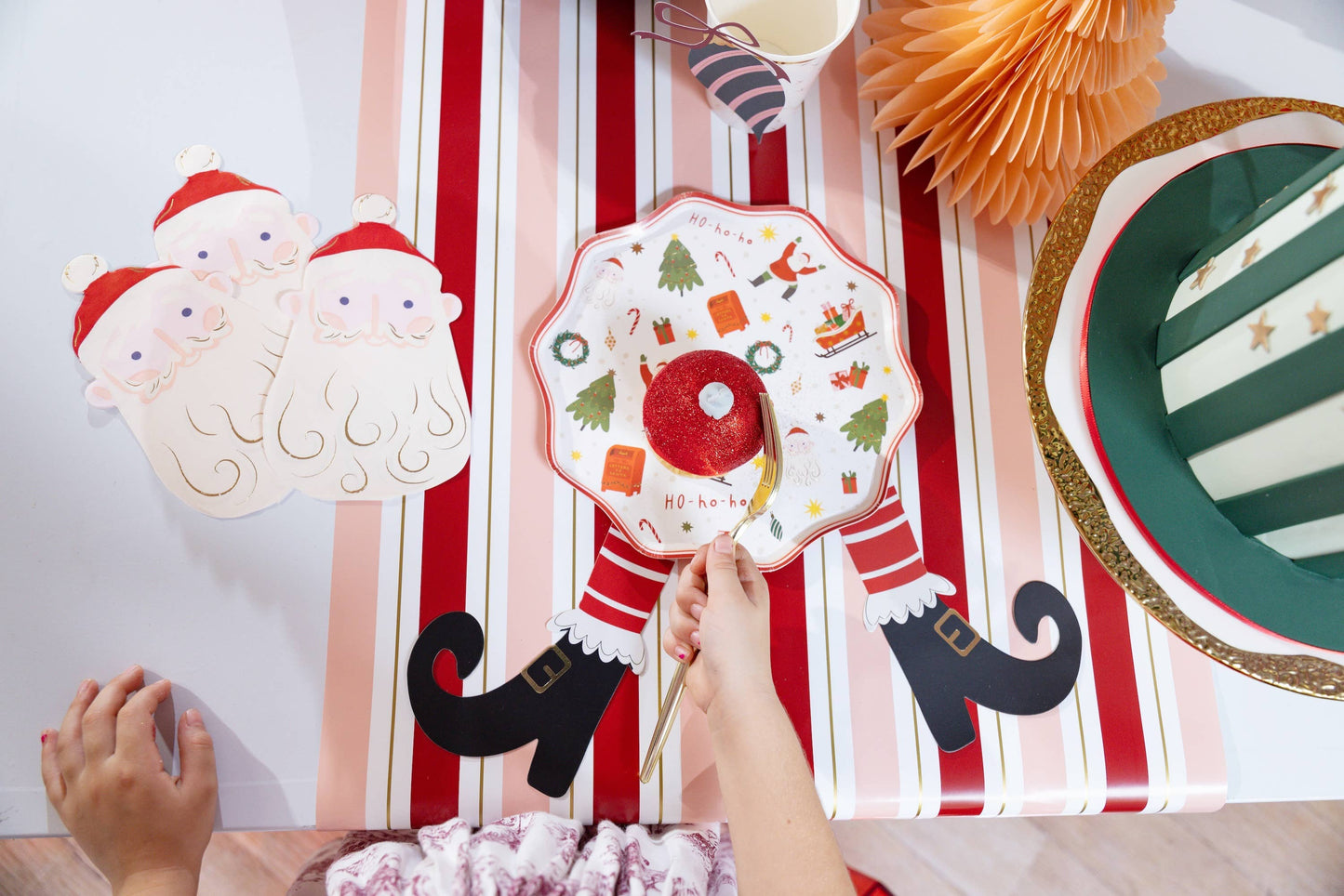 Christmas Cheer Dessert Paper Plates | 8 count