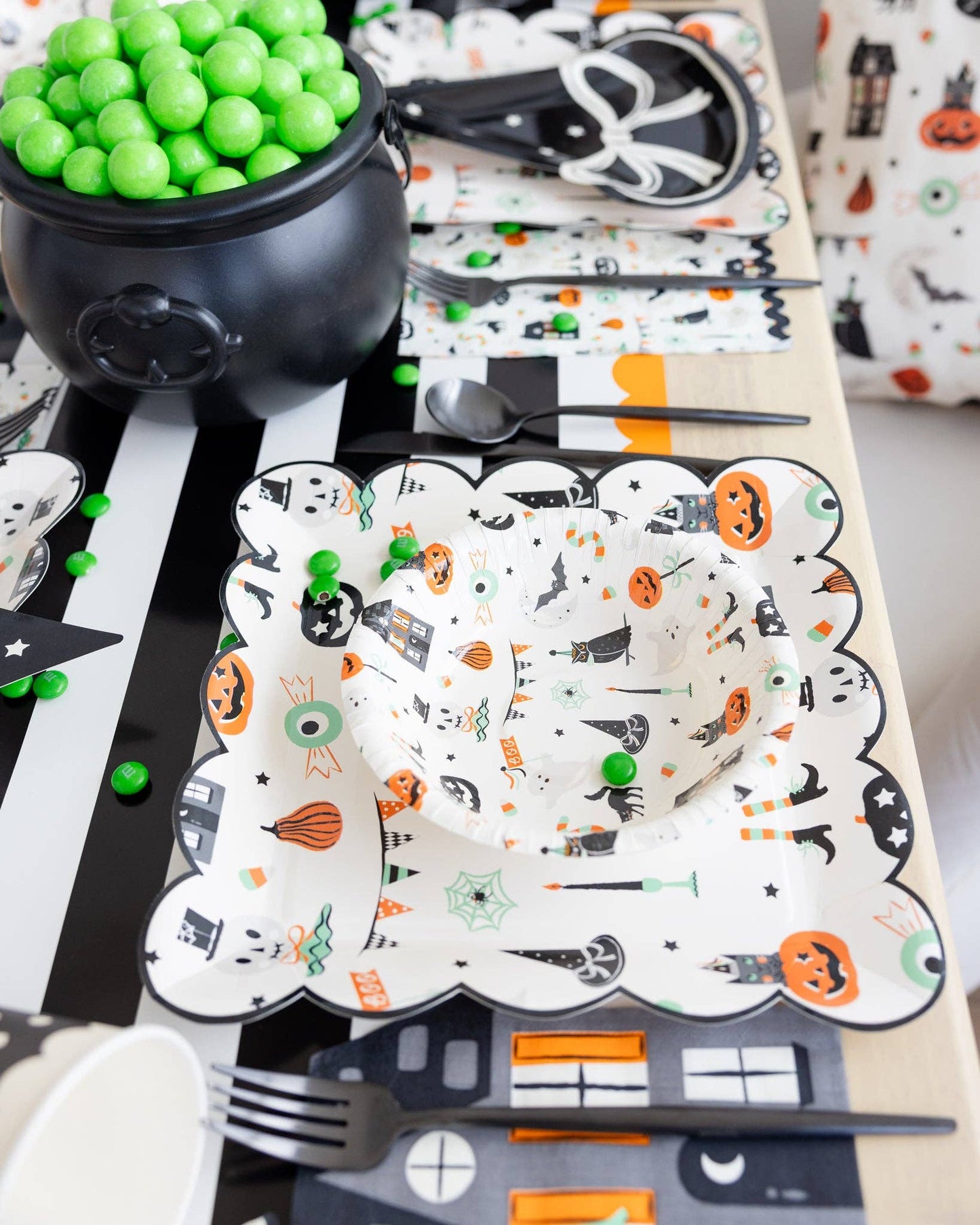 Tricks & Treats Paper Bowls | 8 count