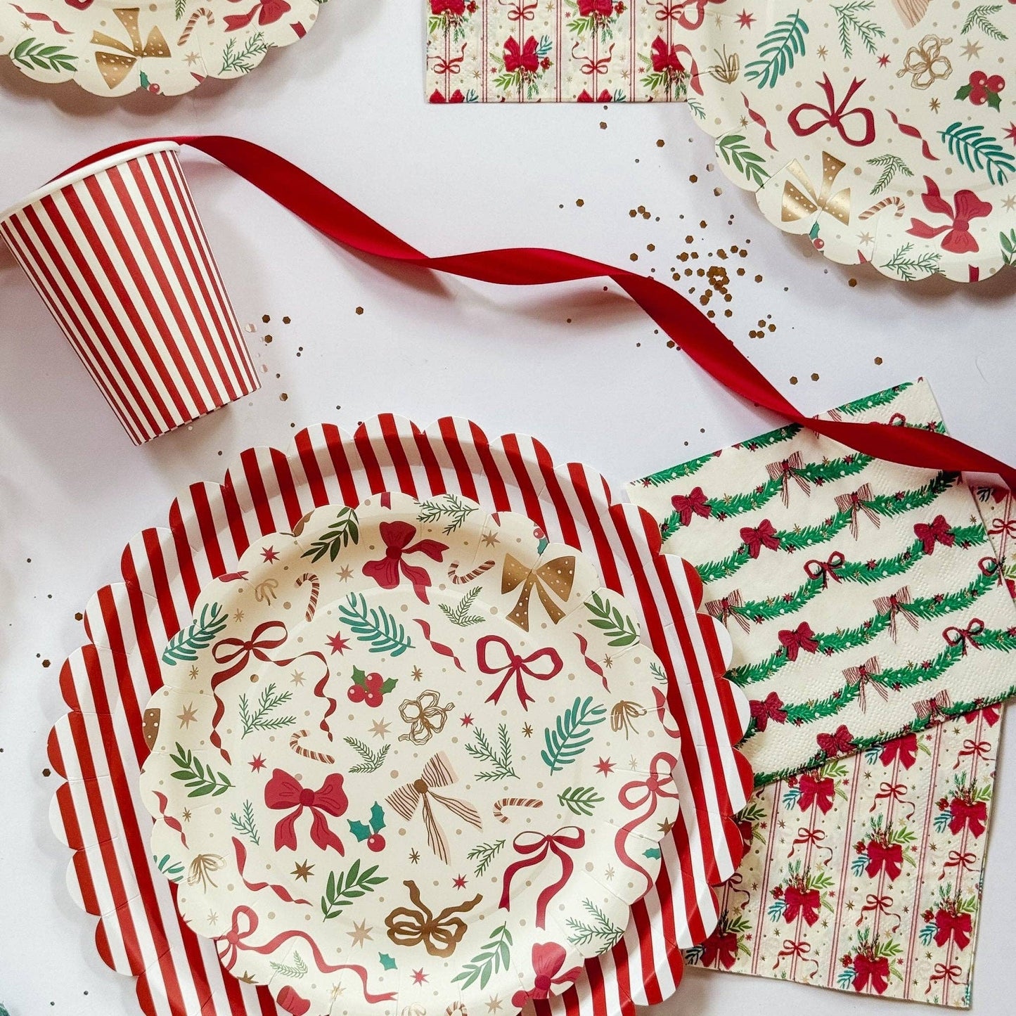 Red & White Candy Stripe Paper Cups | 12 count