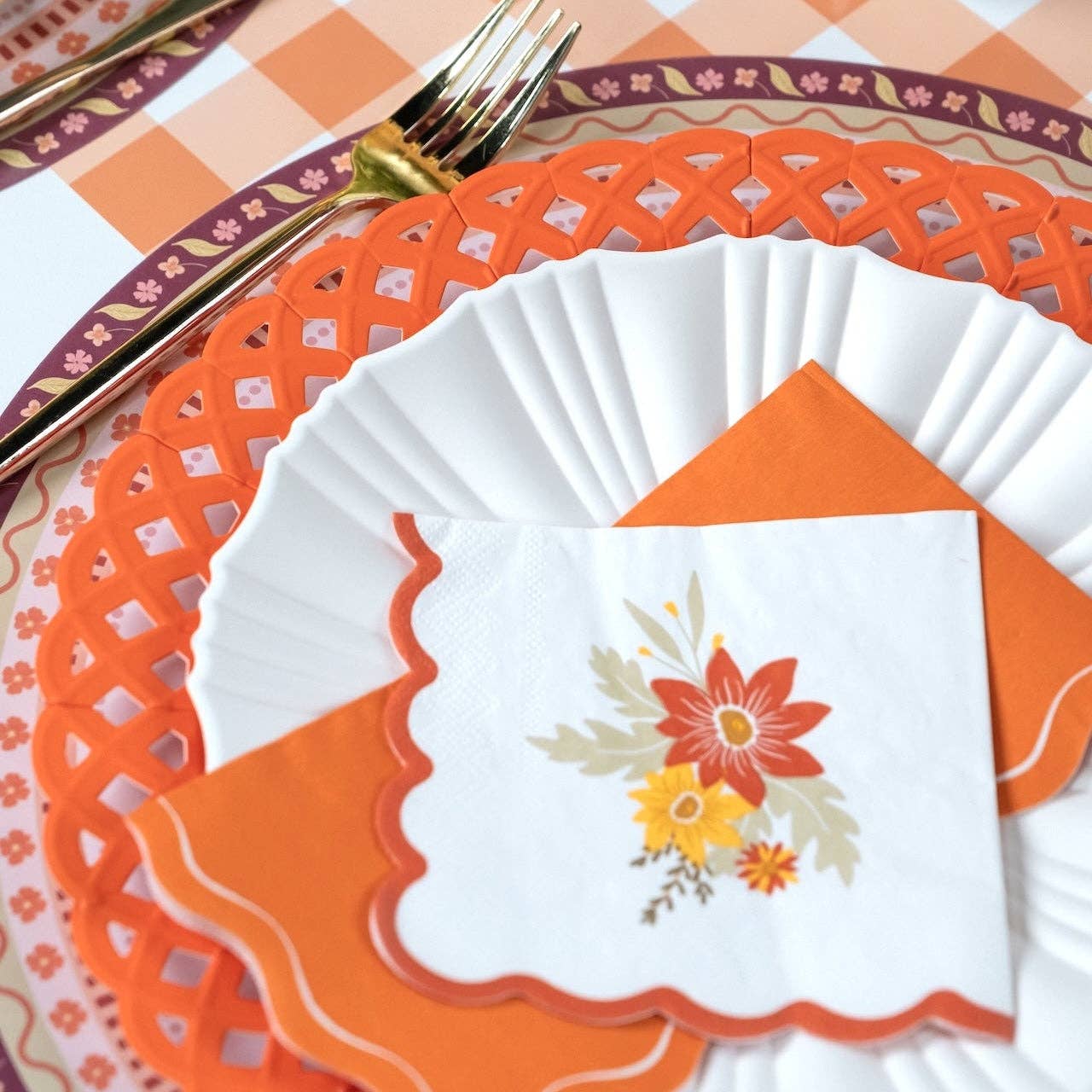 Orange Scallop Guest Towels | 16 count
