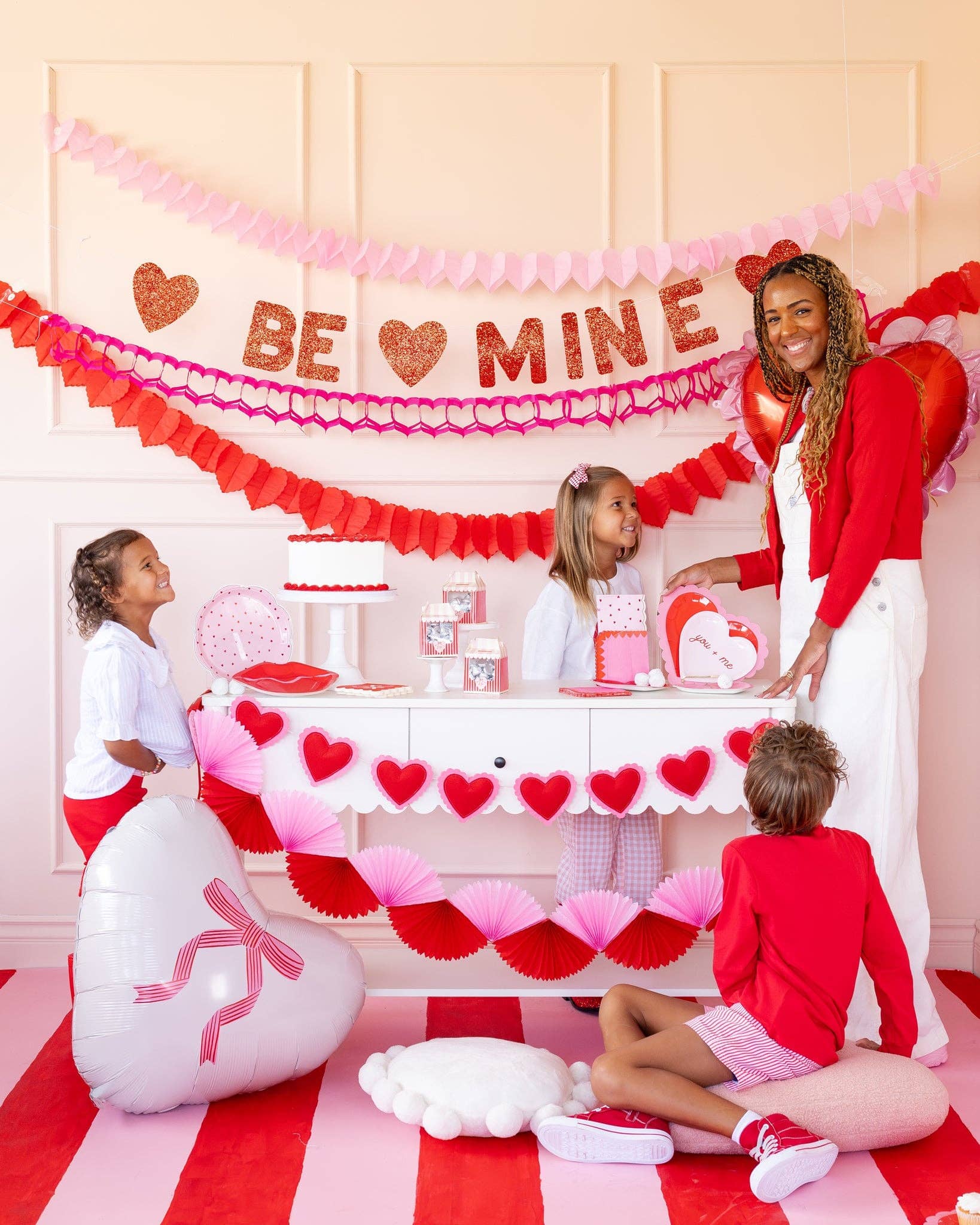 Scalloped Heart Shaped Plate - 10" | Set of 8 - Porcupine Paper Co.
