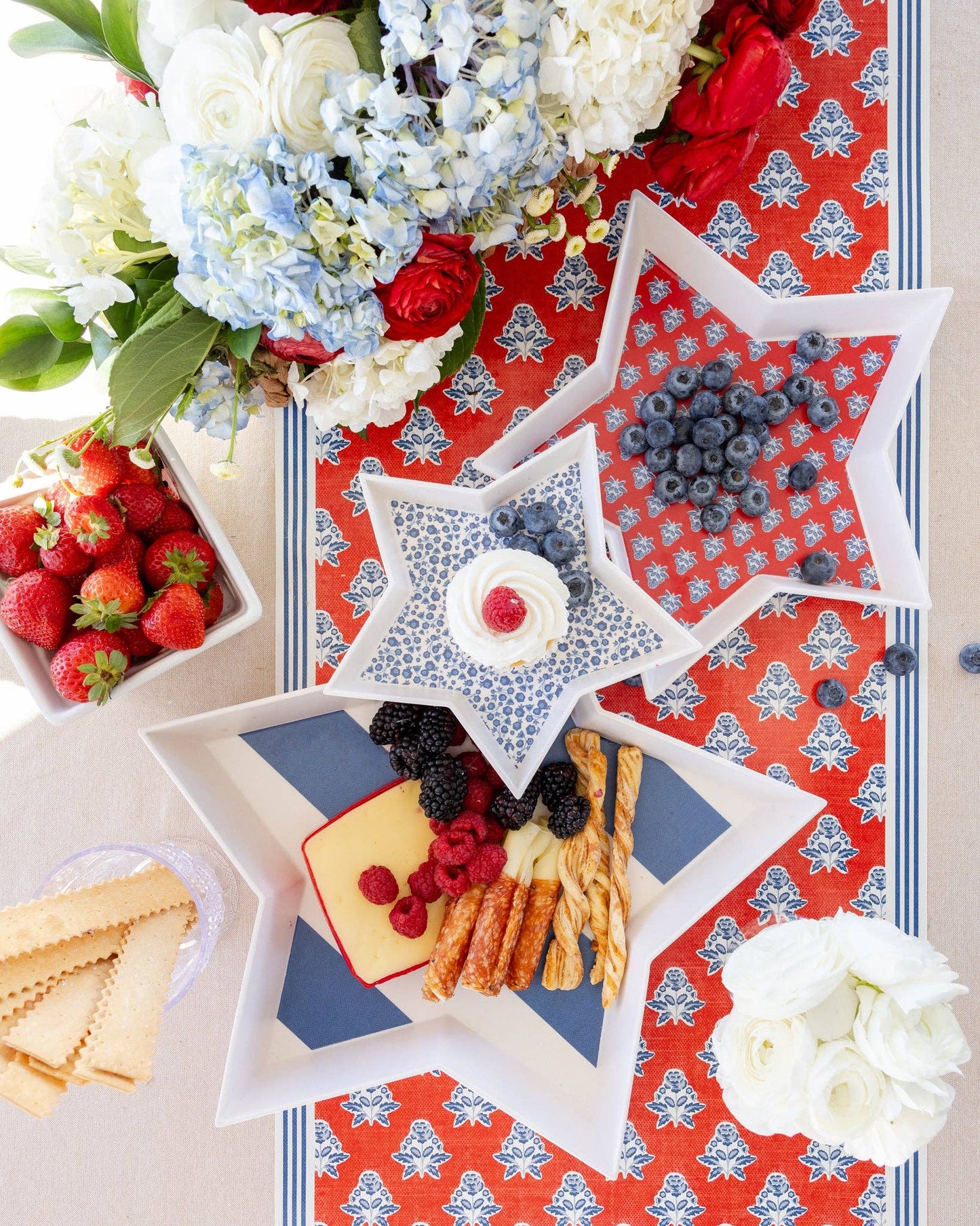 My Mind’s Eye HAM1220 Stacking Stars Bamboo Tray Set with multiple star-shaped trays stacked together