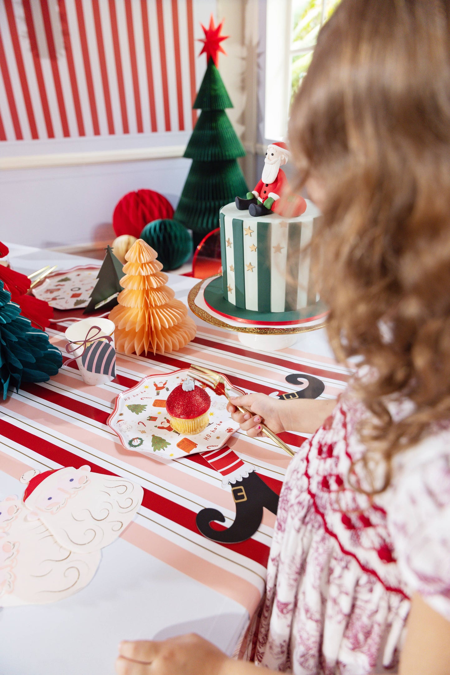 Christmas Cheer Dessert  Paper Plates | 8 count