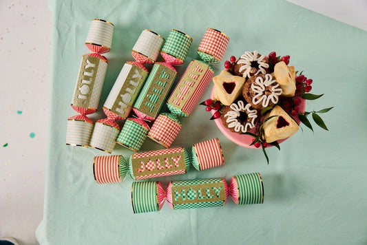 Holly Jolly Crackers | 6 count
