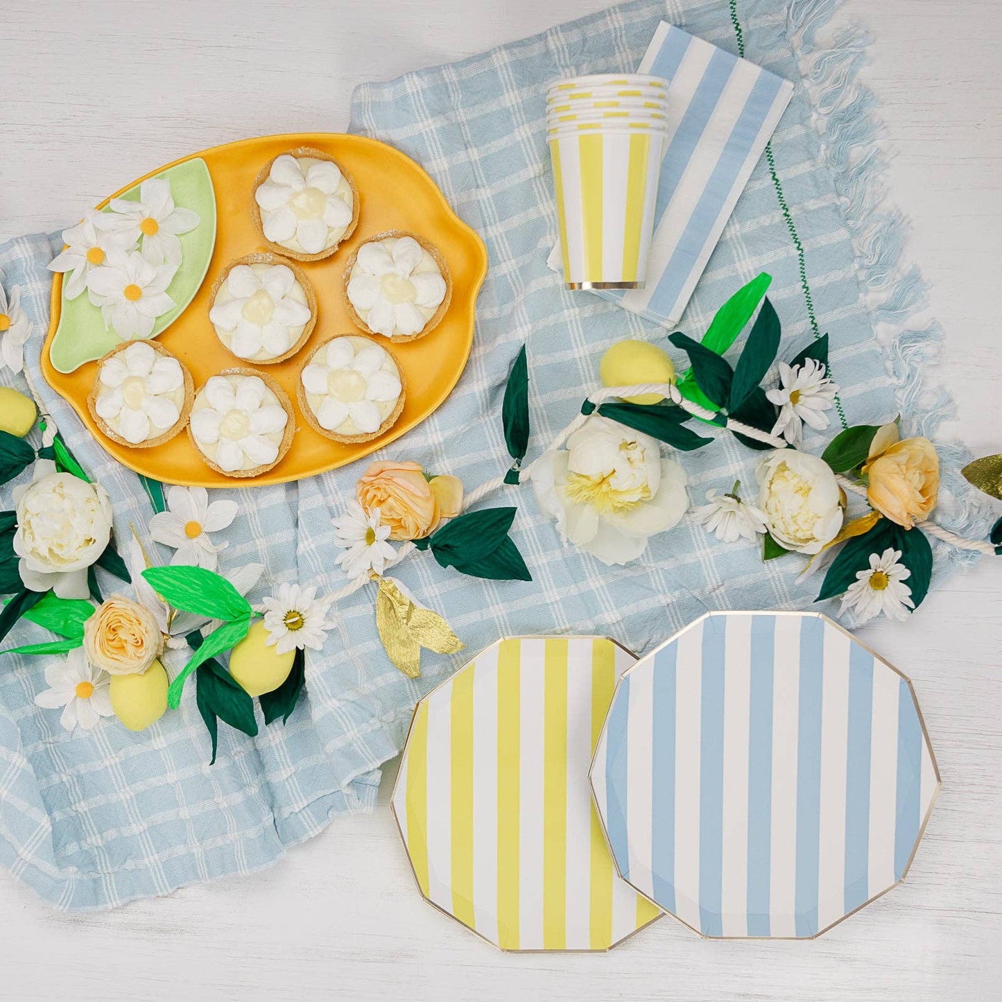 Soleil Yellow Cabana Stripe Cups | 8 count