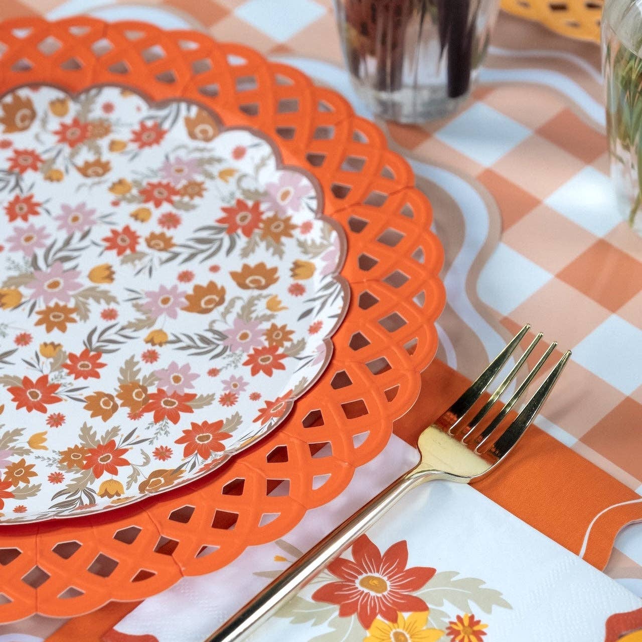 Orange Scallop Guest Towels | 16 count