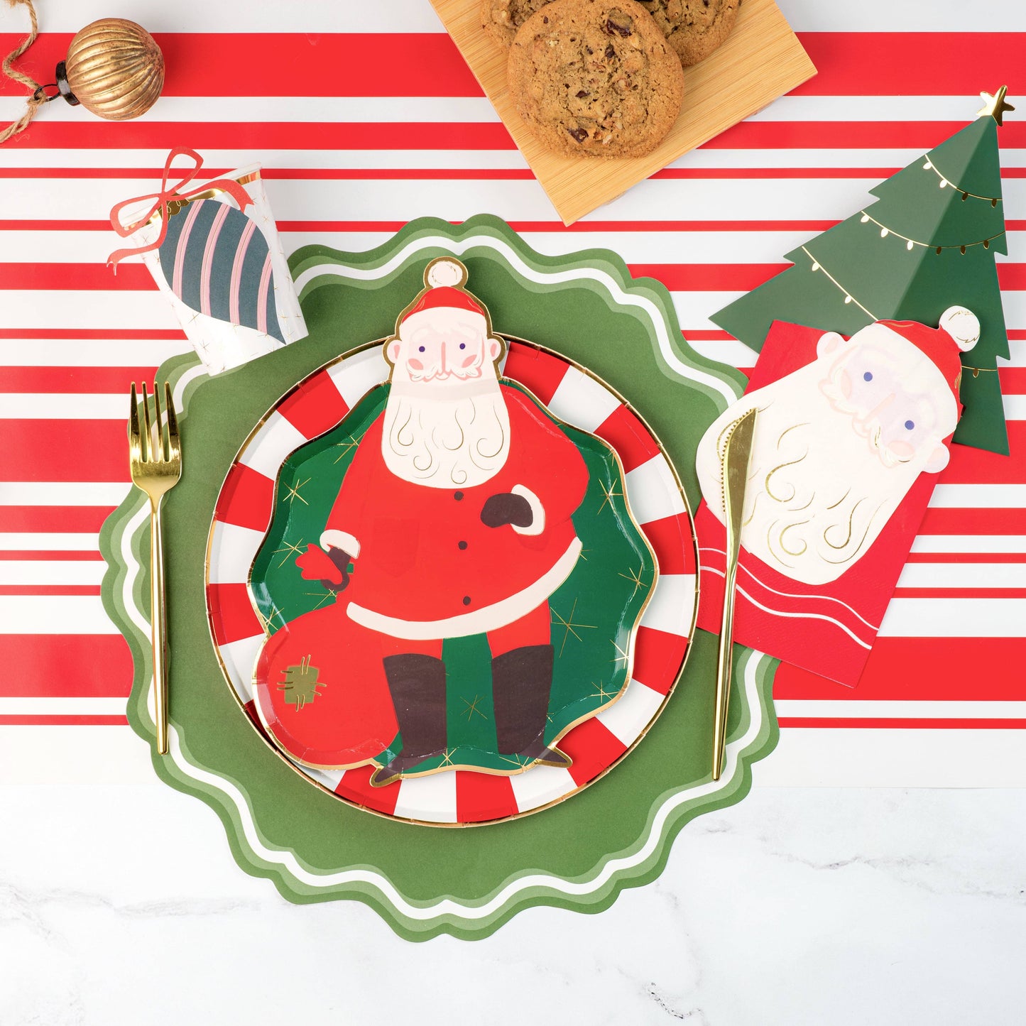 Santa's Cheer Dessert Plates | 8 count